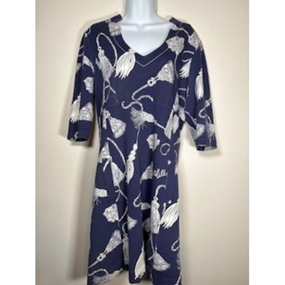 Lilly Pulitzer Dresses & Skirts - Lilly Pulitzer Size Large Shift Dress Navy Blue Tassel Print Knit V-Neck Classic